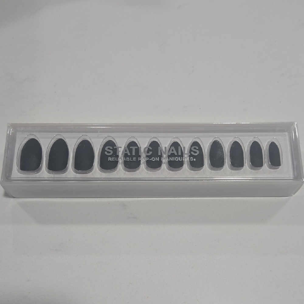 Static Nails Black Reusable Press-On Manicures